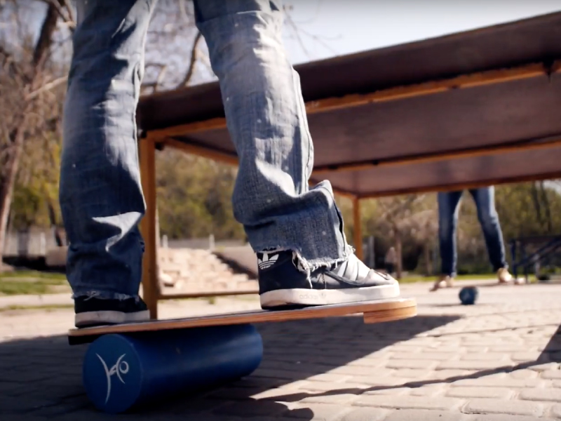 Wooden Balance Board Trainer with Roller