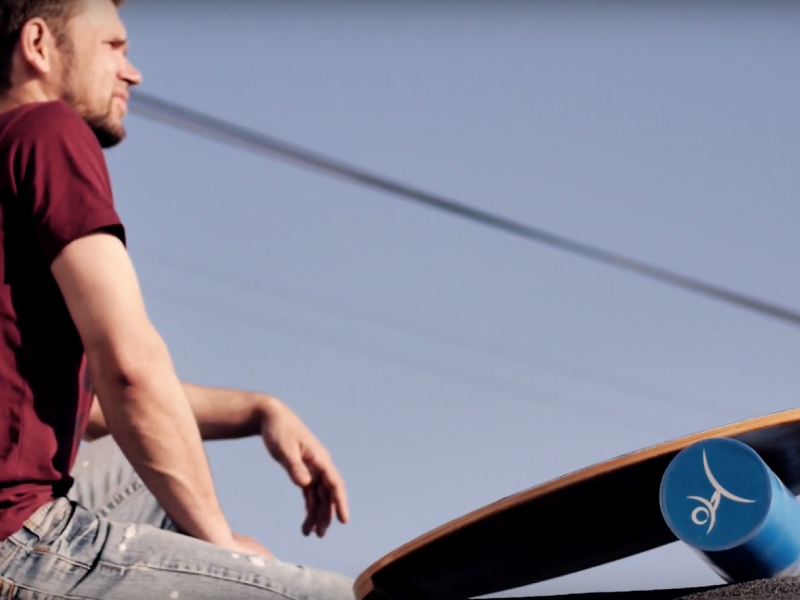 Wooden Balance Board Trainer with Roller