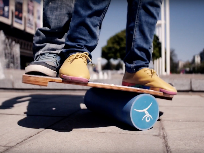 Wooden Balance Board Trainer with Roller