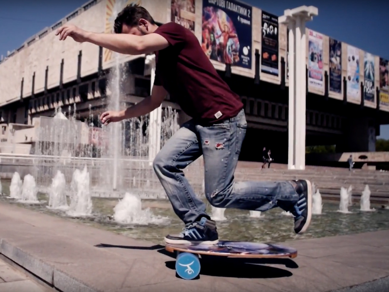 Wooden Balance Board Trainer with Roller