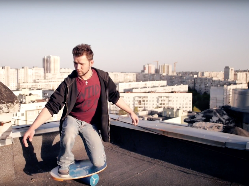 Wooden Balance Board Trainer with Roller